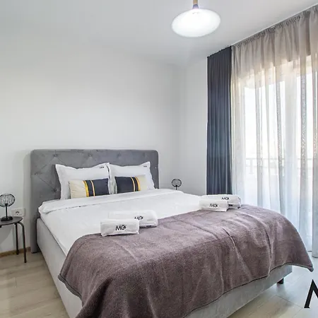 Mohost Two - Chic Mountain-view Getaway *