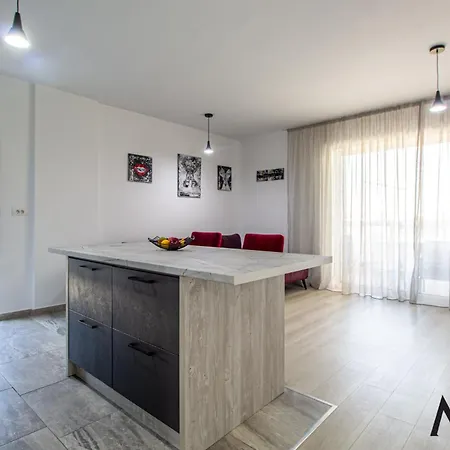 Mohost Two - Chic Mountain-view Getaway *