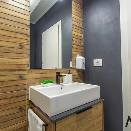 Mohost Two - Chic Mountain-view Getaway Brašov