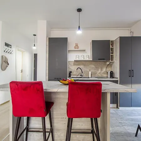 Apartman Mohost Two - Chic Mountain-view Getaway